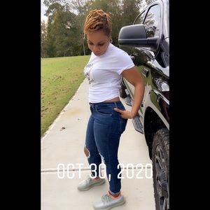 Meet your Posher, Luna